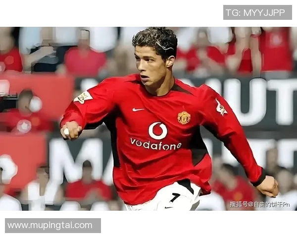 国外足球明星化身路人展现真实生活瞬间引发热议