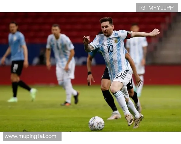 足球明星比拼谁更出色揭秘他们的职业生涯与成就分析