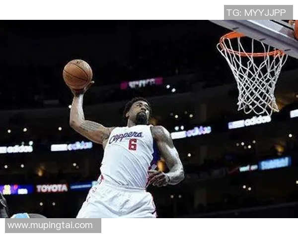 篮球明星中锋的传奇之路与技术解析探讨篮球运动的魅力与挑战